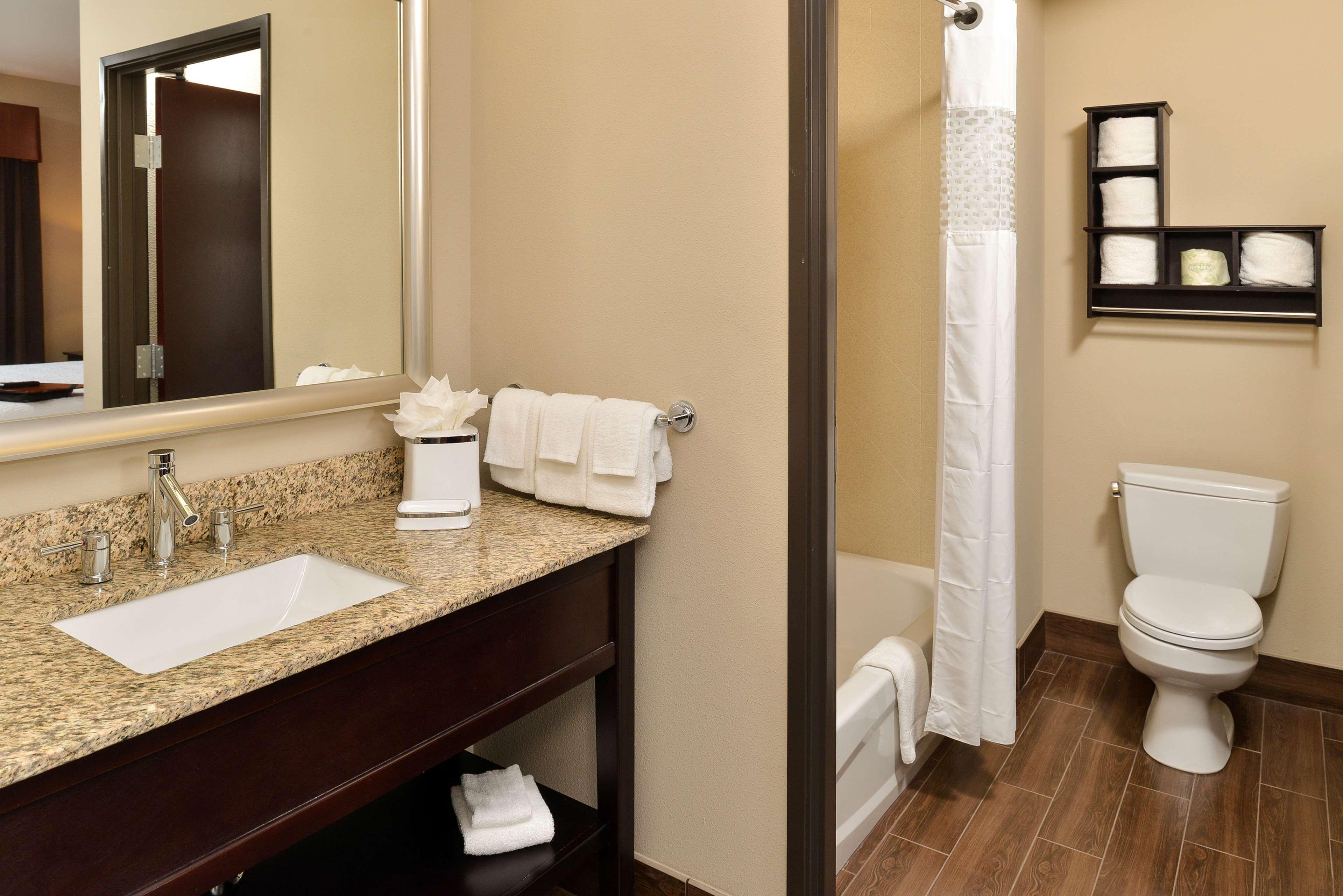 Hampton Inn & Suites Harvey Exterior foto